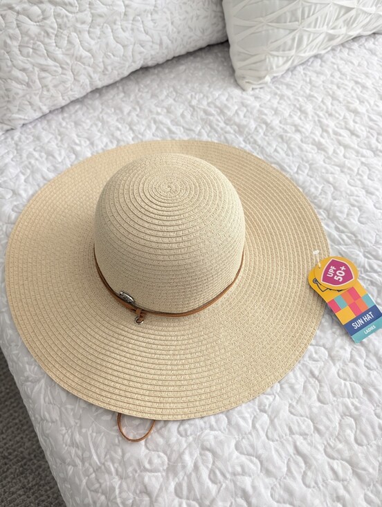 Banana Boat Accessories - NWT Banana Boat Beige Wide-Brim Ladies Sun Hat with Tan Trim